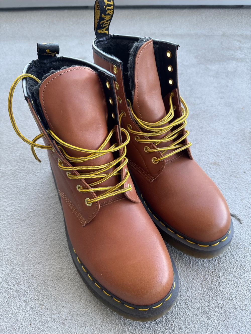 NWOT! Dr. Martens Brown Leather Lace-Up Boots US 9